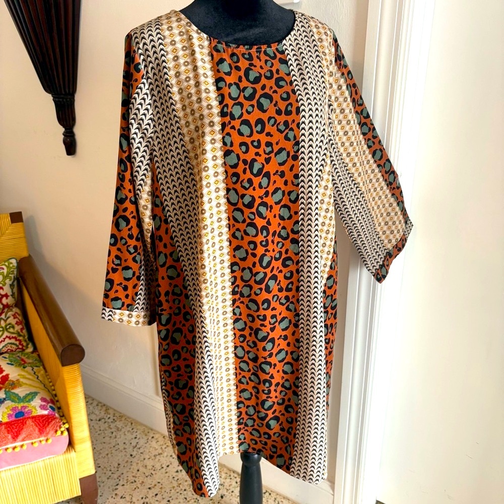 JODIFL Print shift Dress! 3/4 cuff Sleeve! Animal and mix print! Excellent. Lg